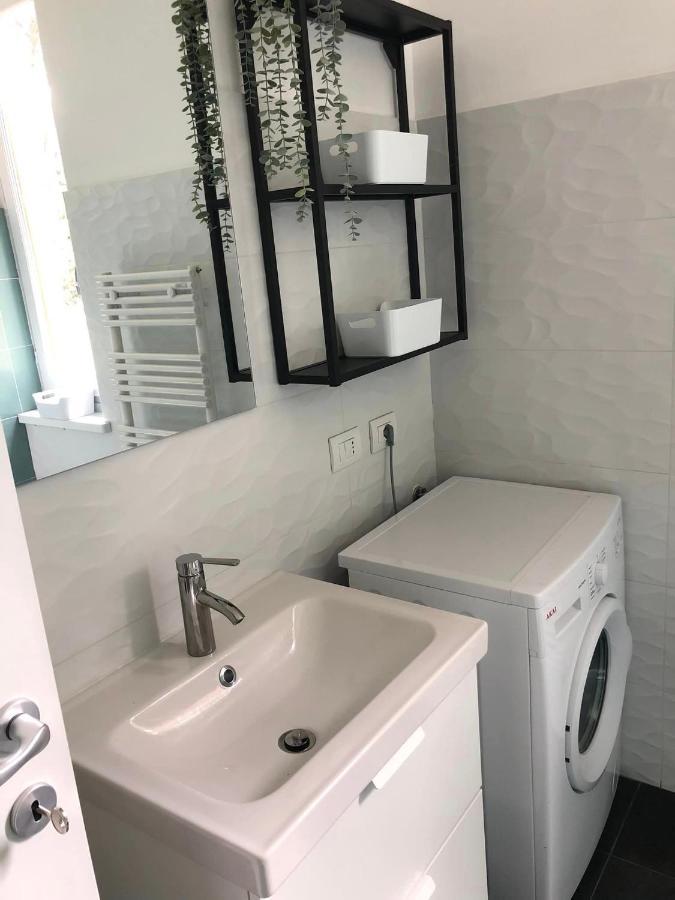 Casa Gaiani Villetta In Riva Al Lago Vista Mozzafiato Varano Borghi Eksteriør bilde