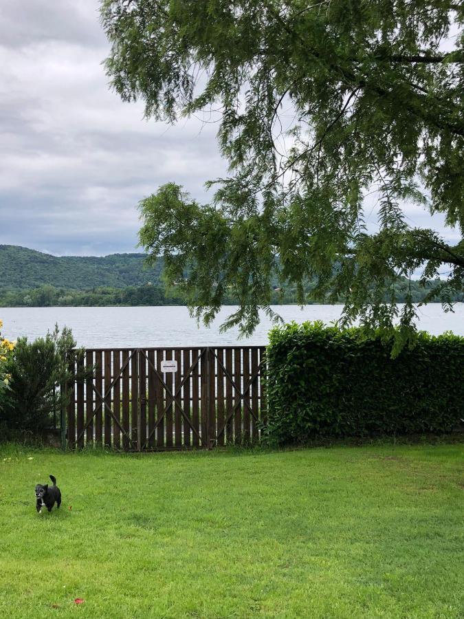 Casa Gaiani Villetta In Riva Al Lago Vista Mozzafiato Varano Borghi Eksteriør bilde