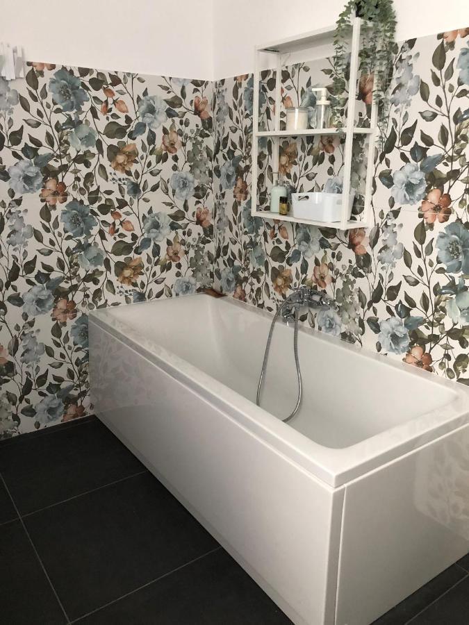 Casa Gaiani Villetta In Riva Al Lago Vista Mozzafiato Varano Borghi Eksteriør bilde